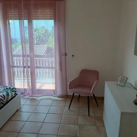 Monti Apartment *